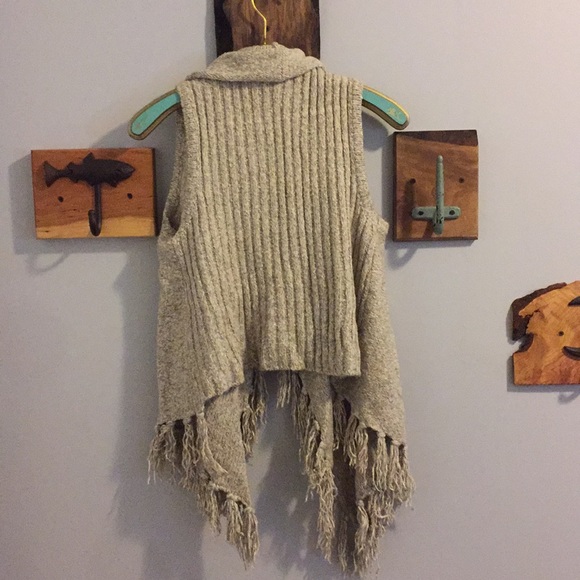 Beige Knit Vest - Picture 2 of 2